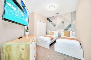 Modern 3BR Condo Near Disney- Pool and Hot Tub